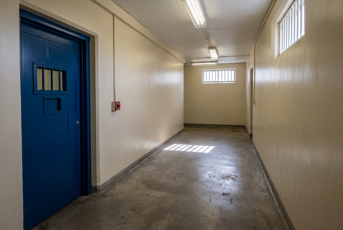 Un couteau sous la gorge pour faire entrer 41 grammes de cannabis en prison
